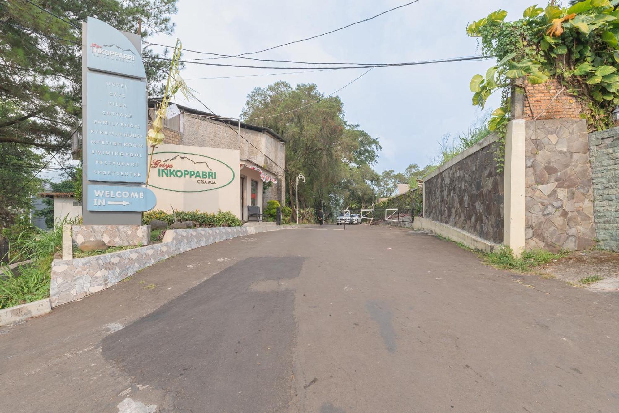 Urbanview Hotel Inkoppabri Cisarua Puncak Exterior foto